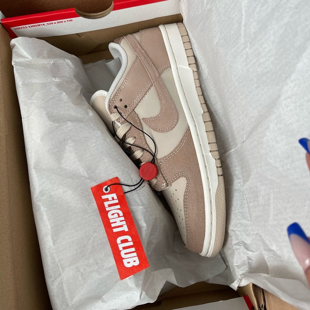 Women’s dunk low sandrift 8.5